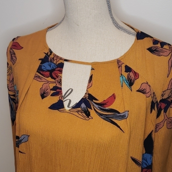 UMGEE Cold Shoulder Bell Sleeve Crinkle Dress Tunic - Picture 2 of 7